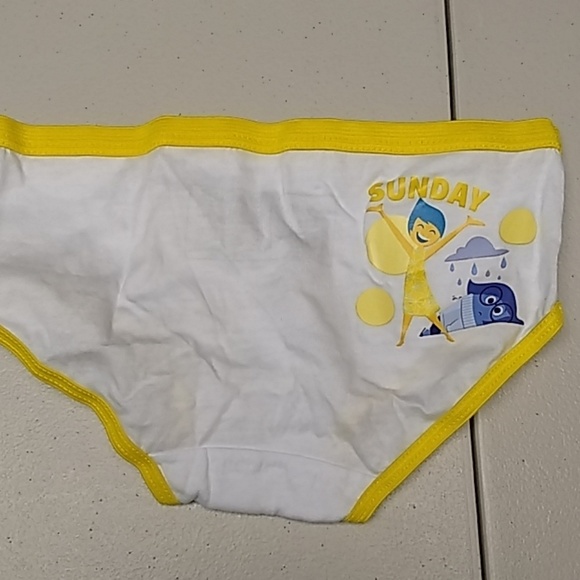 Girls underwear size 6 Inside out - Picture 5 of 6